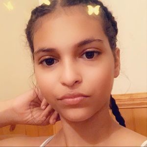 Meet your Posher, Kayla